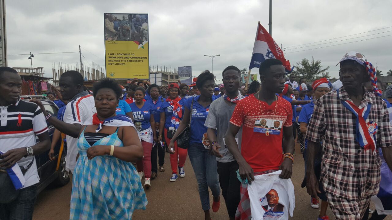 Sunyani market women campaign for NPP on streets