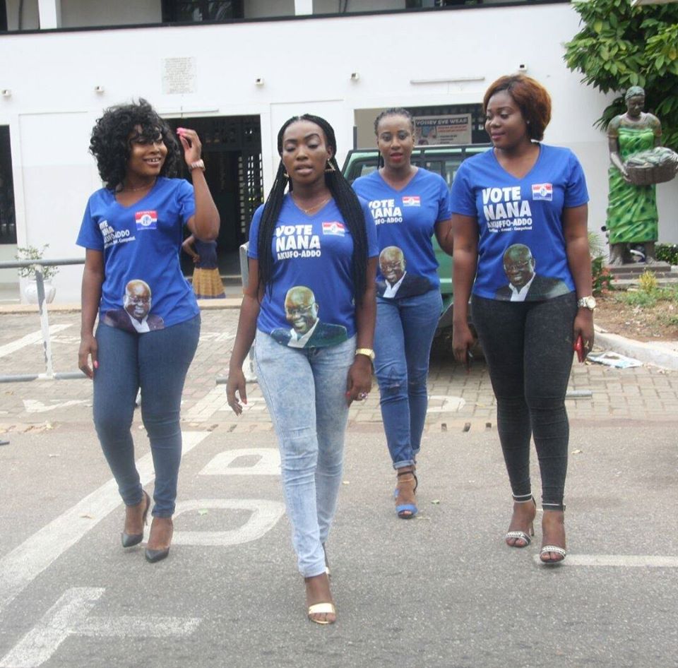 Sunyani market women campaign for NPP on streets