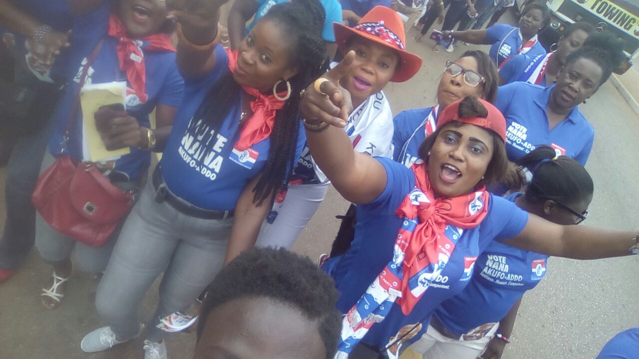 Sunyani market women campaign for NPP on streets